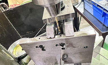 穴あけ治具（2）